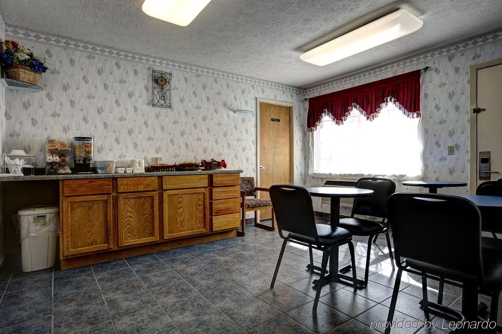Americas Best Value Inn Of Decatur Restaurant photo