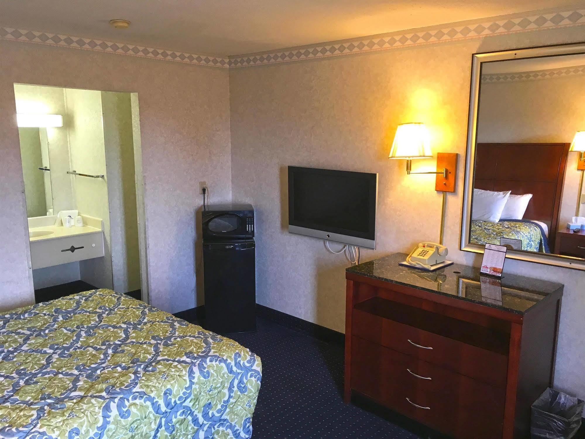 Americas Best Value Inn Of Decatur Exterior photo
