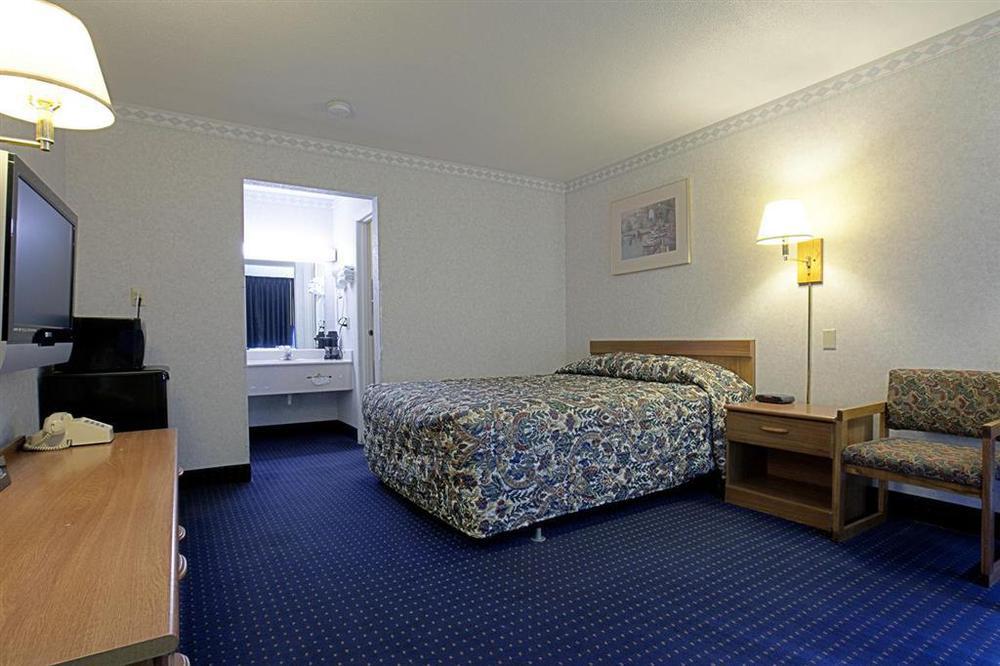Americas Best Value Inn Of Decatur Room photo